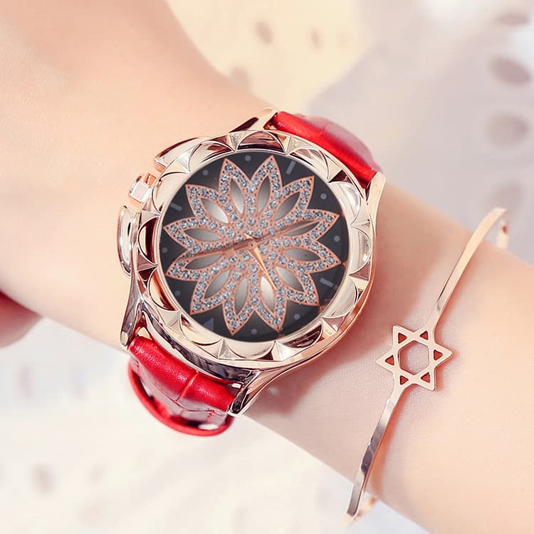 Reloj de pulsera con esfera giratoria de cuero