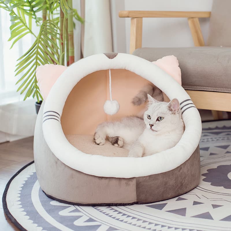 Casa de gato de invierno con terciopelo