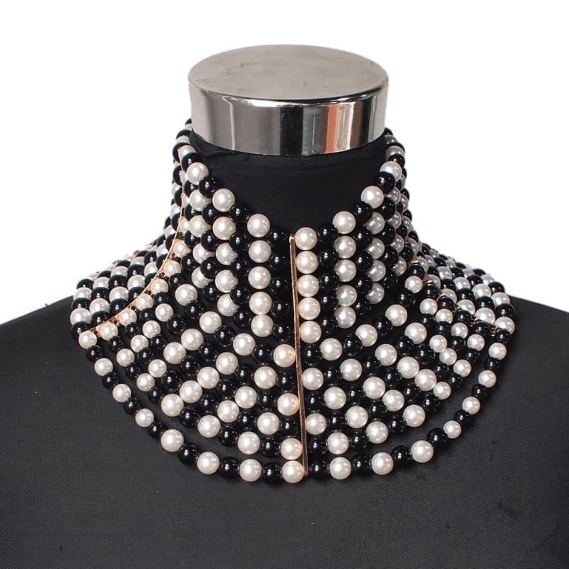 Collar Corto de Perlas Multicapa Sexy