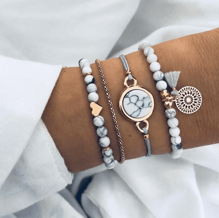 Pulsera de Piedra de Pino Hueca con Flecos Geométricos - Set de 4