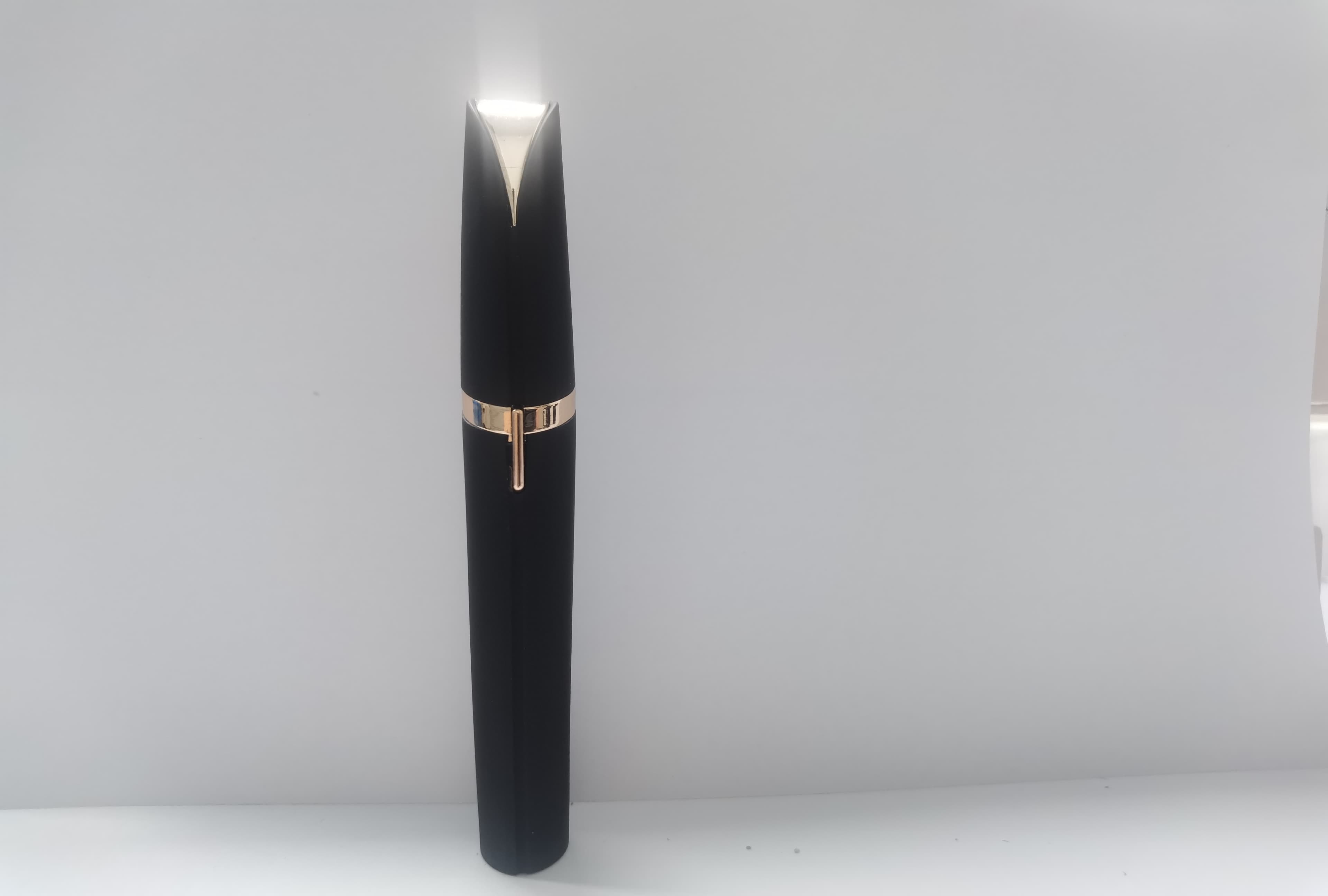 Depilador Eléctrico de Cejas con Luz LED