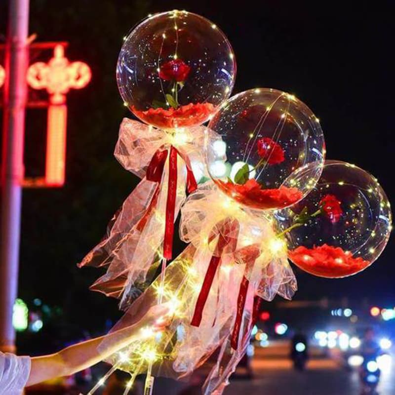 Ramo de Rosas LED Transparente con Globos Bobo