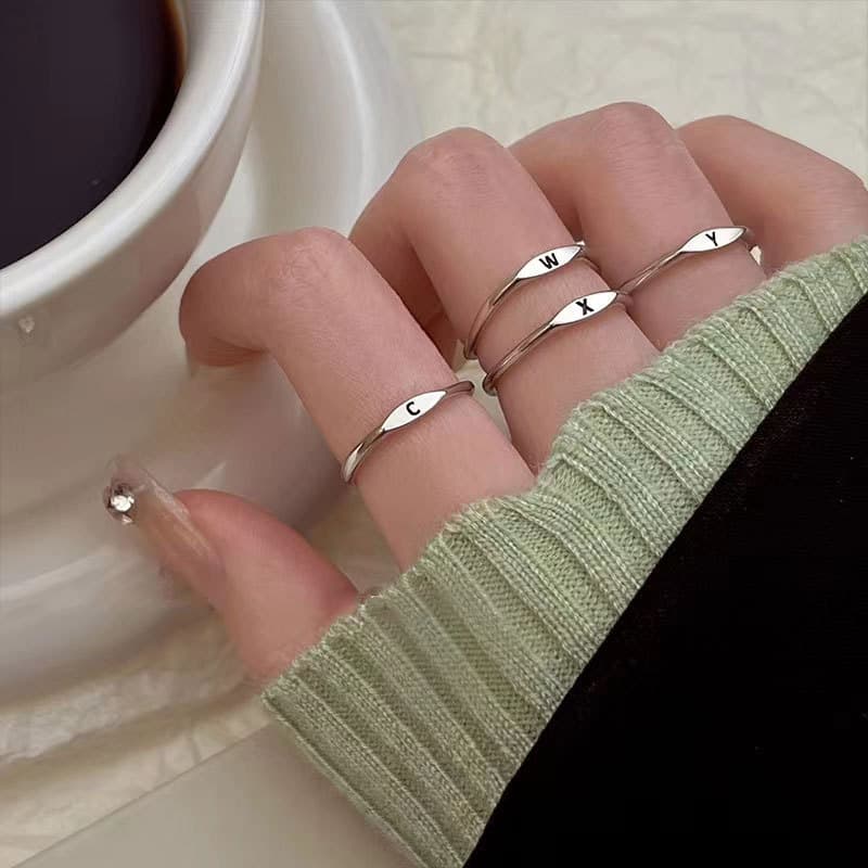 Anillo Sencillo de Diseño Minimalista