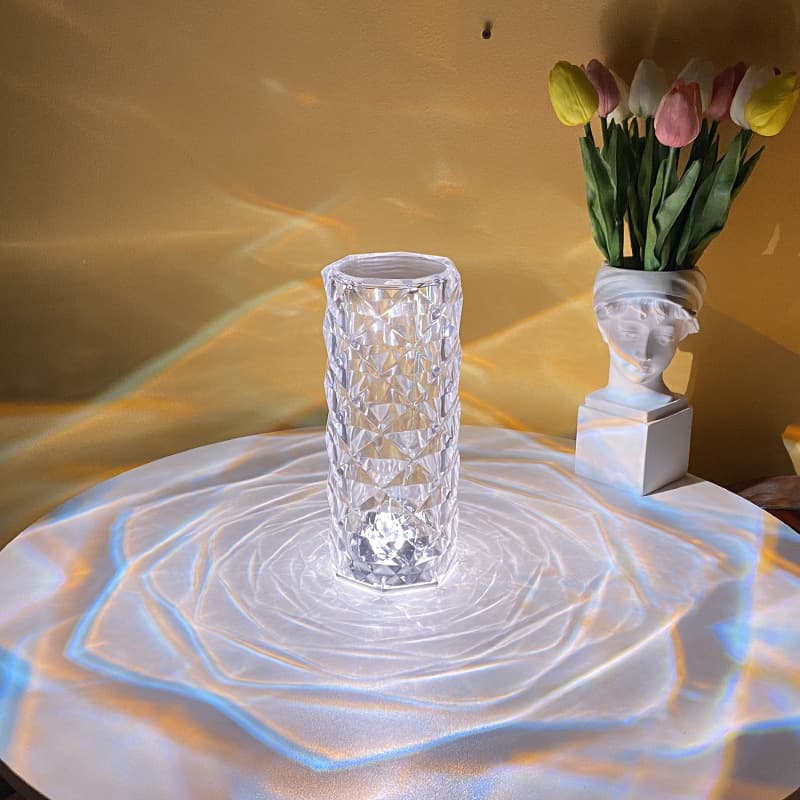 Lámpara de Mesa LED Rosa Romántica con Diamantes de Cristal