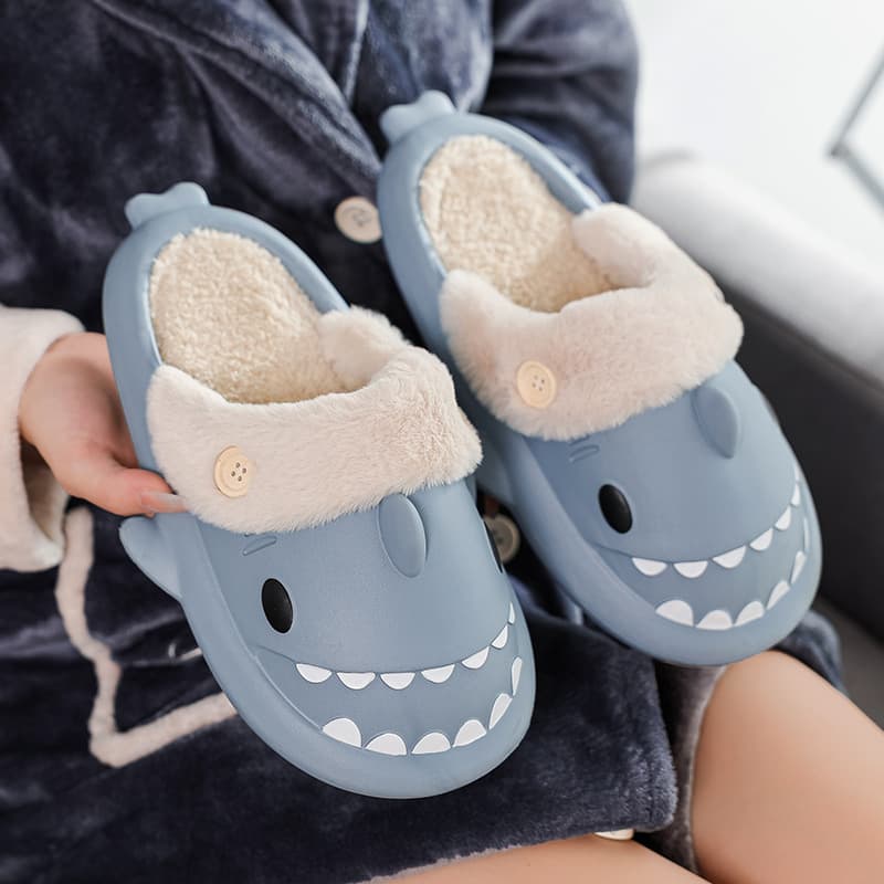 Zapatillas de Casa Winter Shark con Botones - Pareja