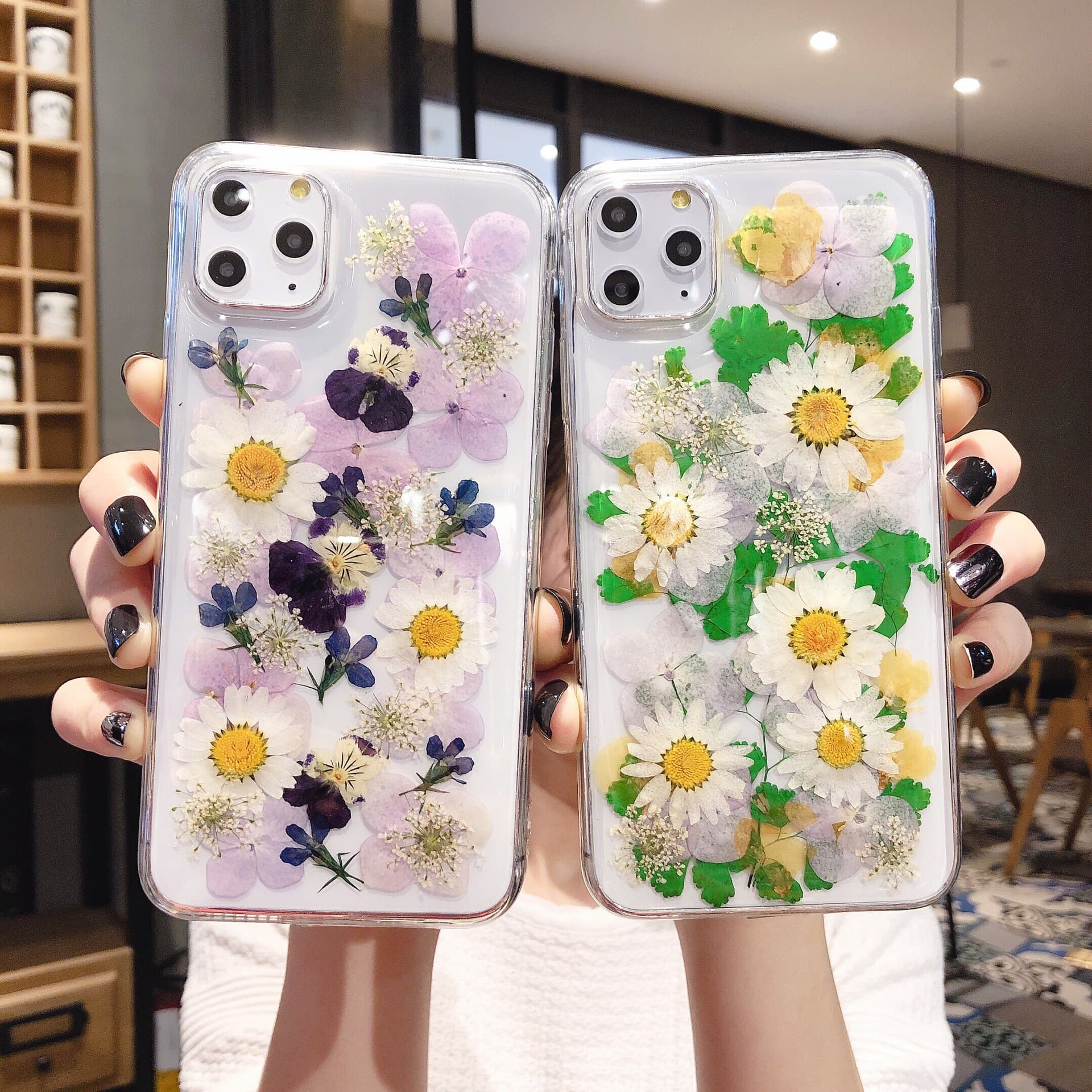 Funda de Móvil con Flores Preservadas en Resina