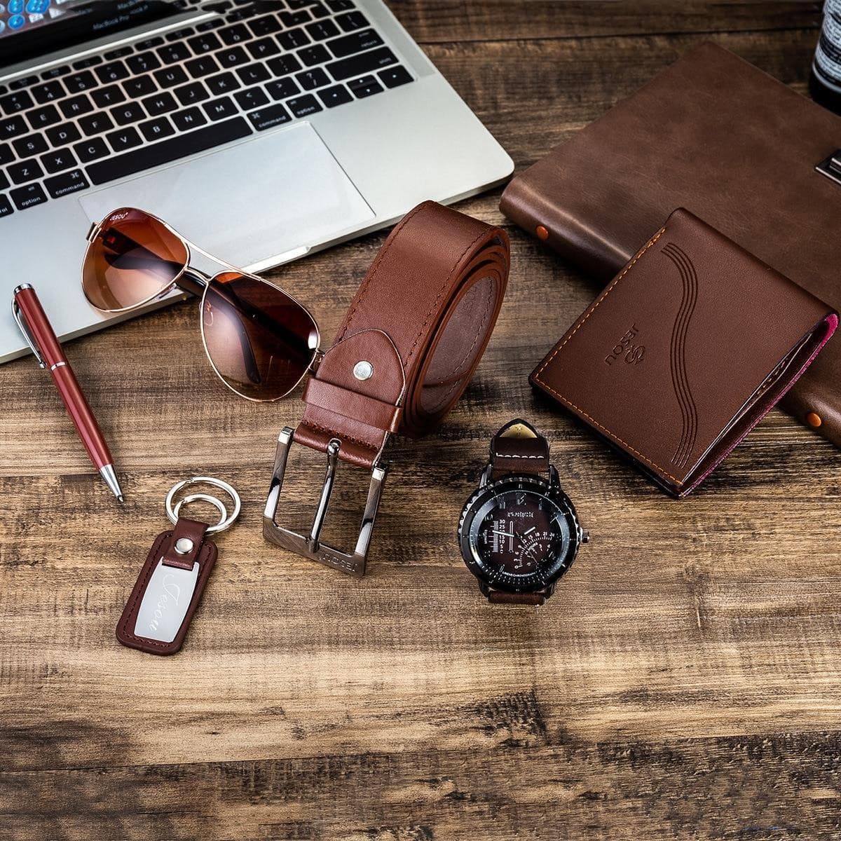 Set de Regalo para Hombre: Reloj, Cartera, Gafas y Cinturón