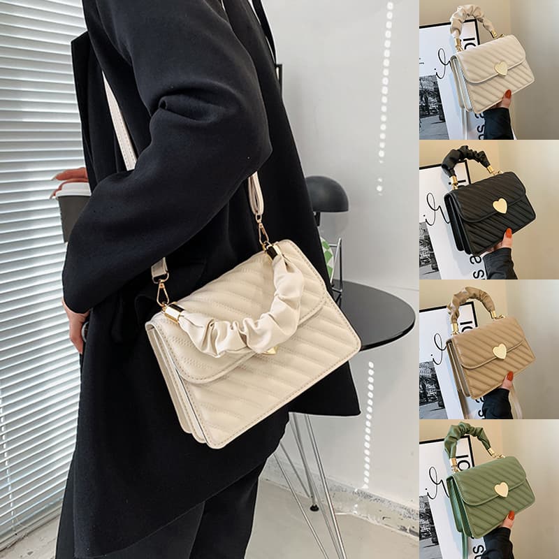 Bolso de Hombro Metálico con Cadena y Diseño Love