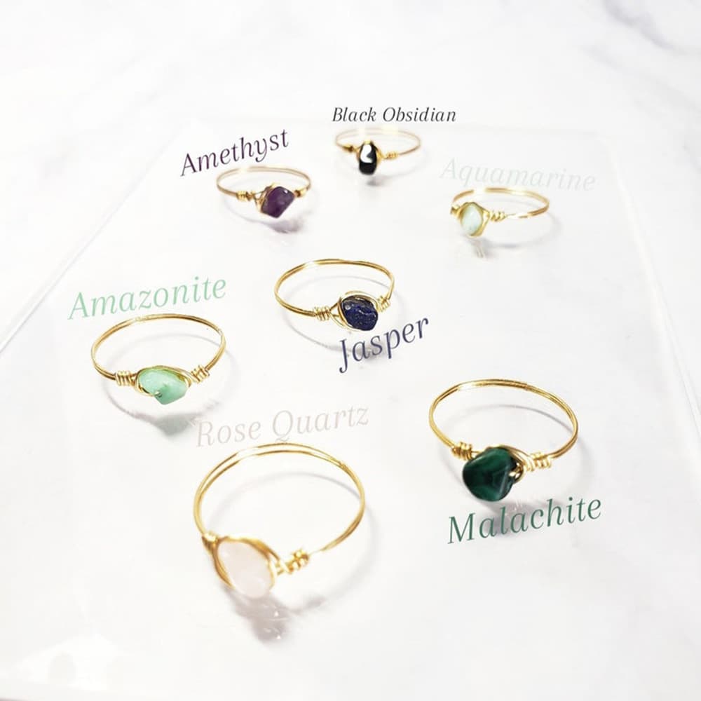 Anillo de Cobre Trenzado con Cristal de Forma Especial