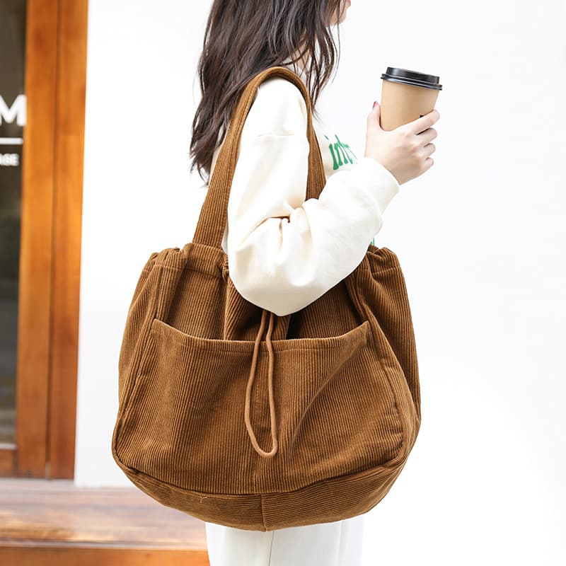 Bolso de Hombro Pana con Cordón y Múltiples Bolsillos