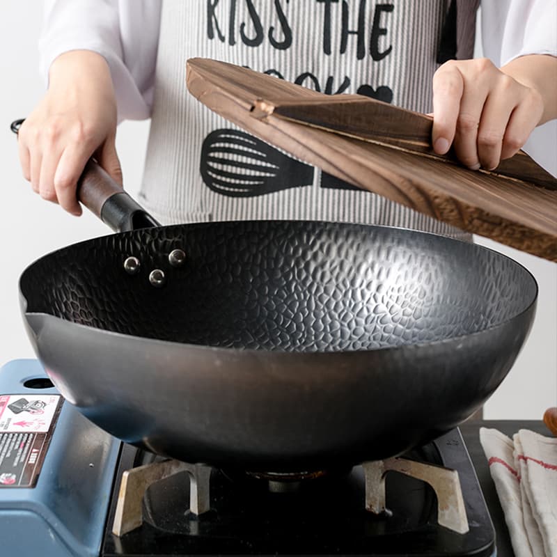 Wok de Hierro Tradicional Hecho a Mano