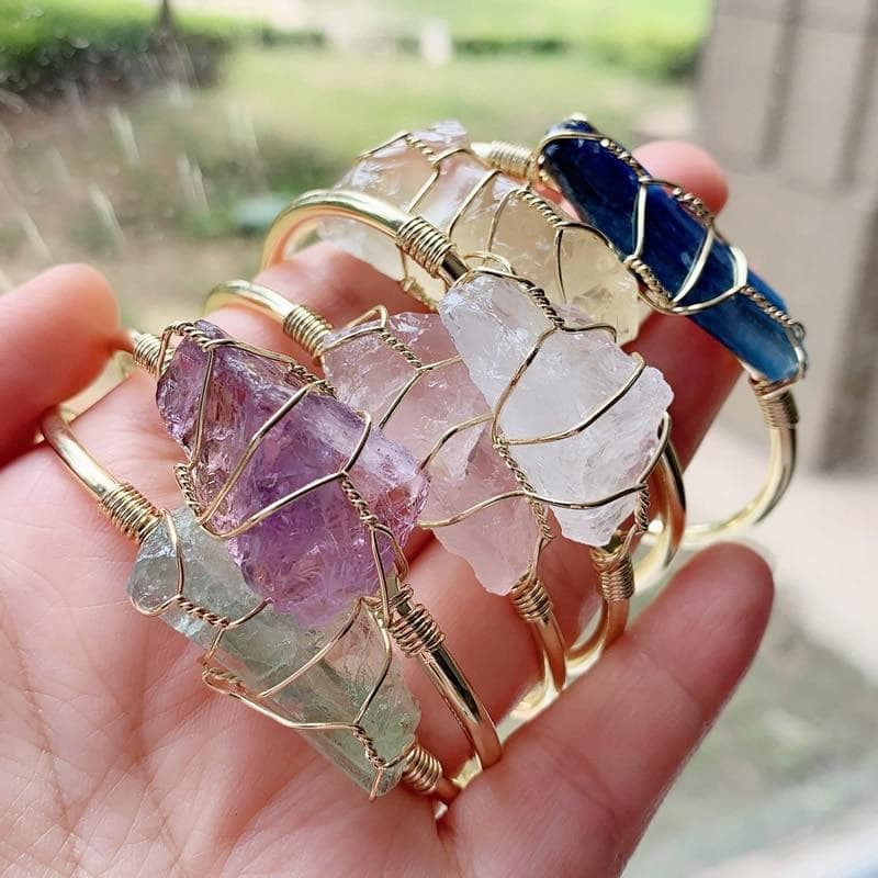 Pulsera de cristal natural bruto dorado con envoltura