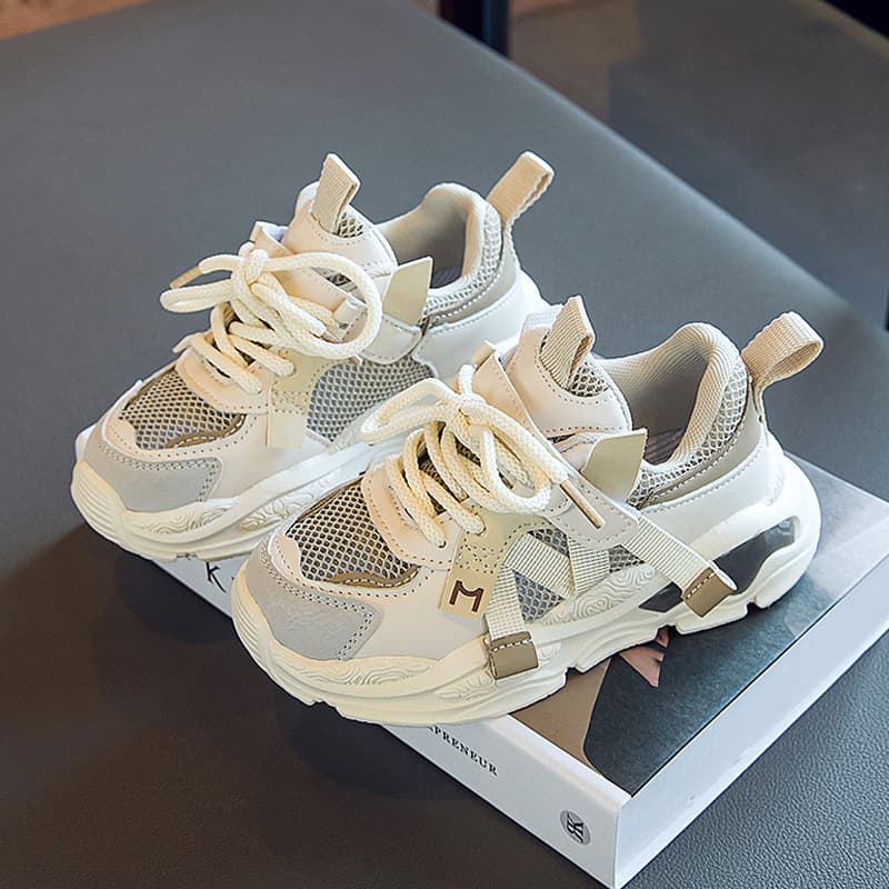 Zapatillas deportivas de malla hueca para niños