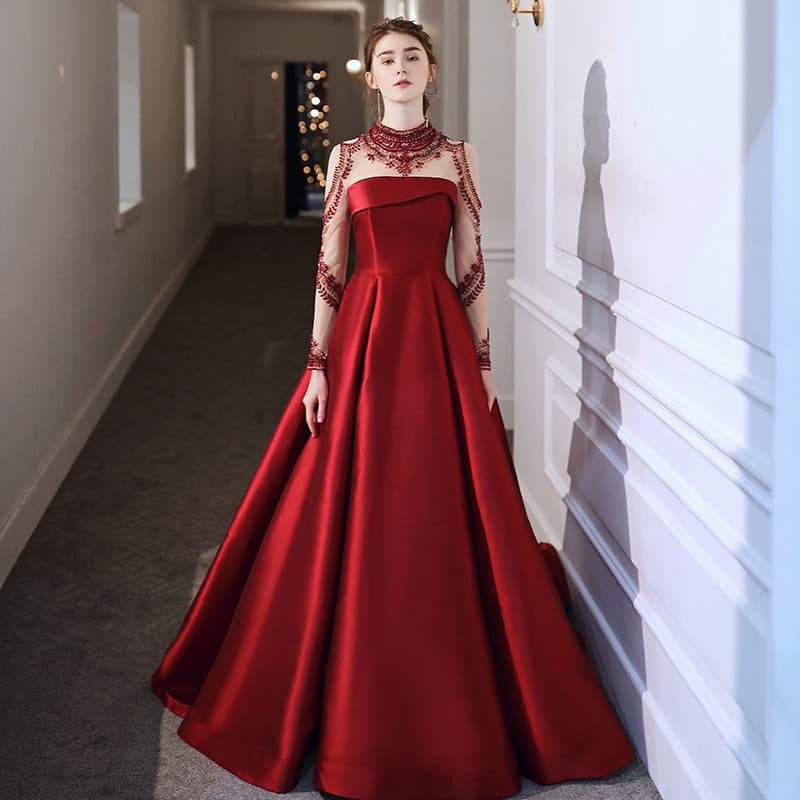 Vestido de Satén Rojo Vino con Elegancia