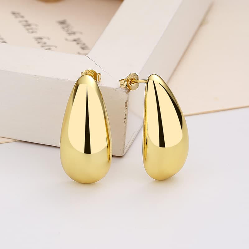Pendientes gota de agua chapados en oro 16k